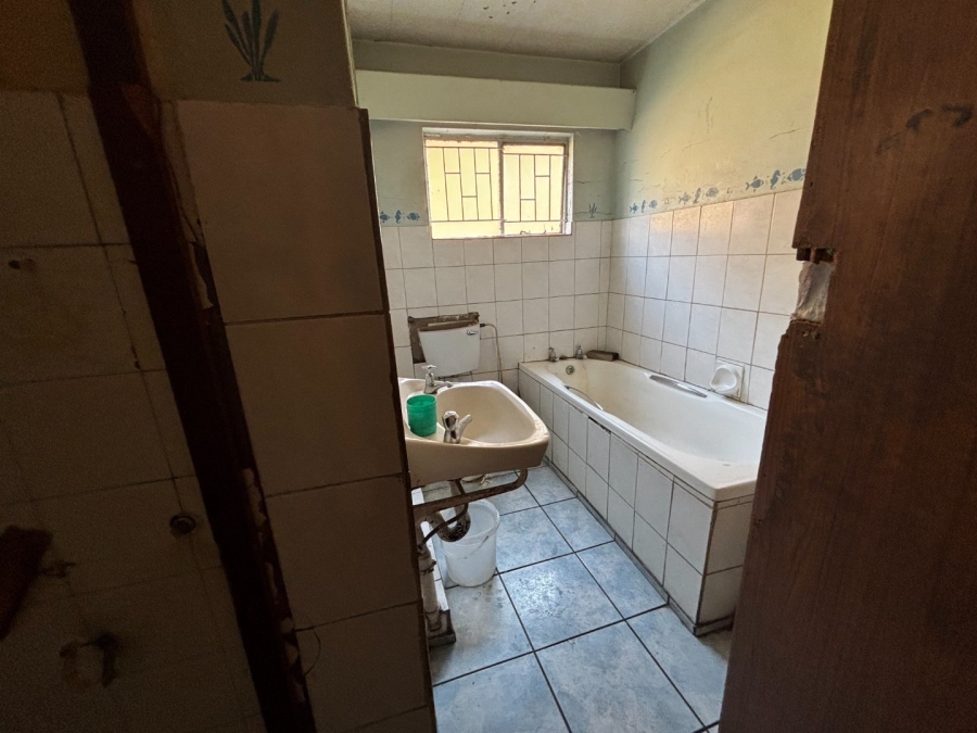 5 Bedroom Property for Sale in Willows Free State
